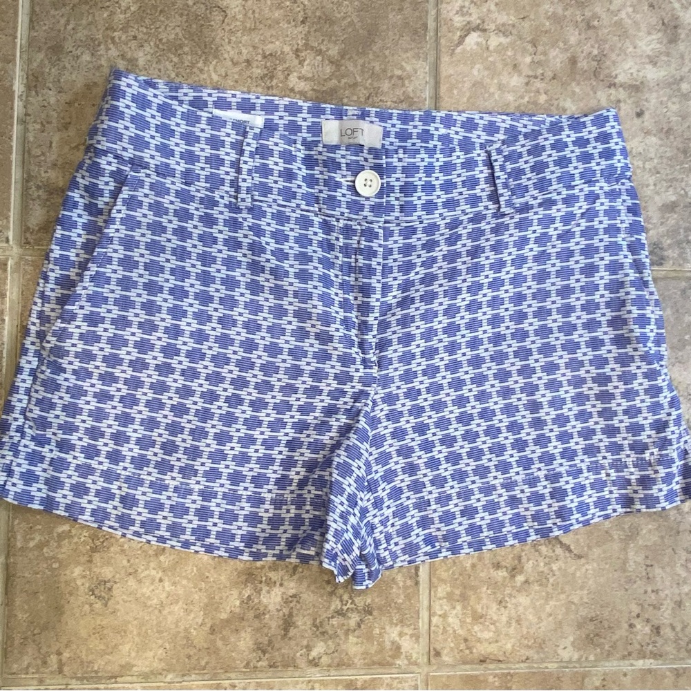 NEW- LOFT Chino Shorts Size 2